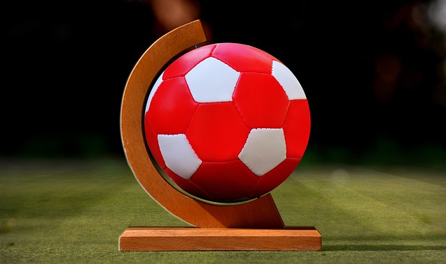 6场贡献9球1助攻，卡扎伊什维利当选中超9／10月最佳球员